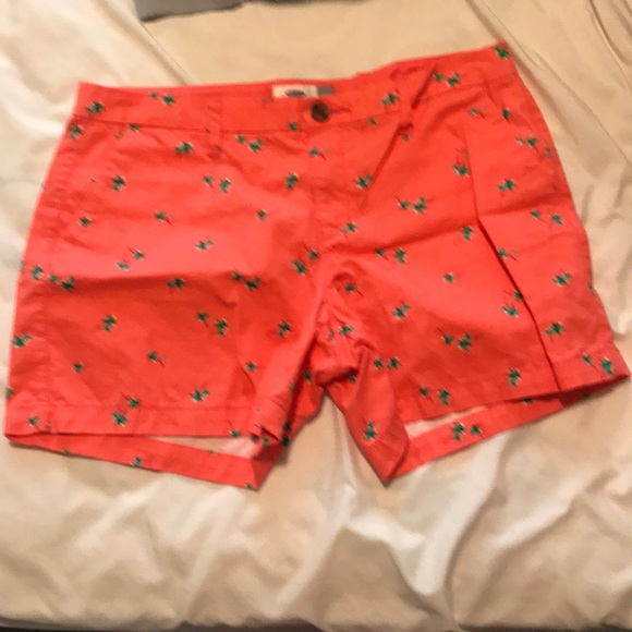 Old Navy Pants - 🌸 Coral Shorts - Palm Tree Print. Old Navy 🌸